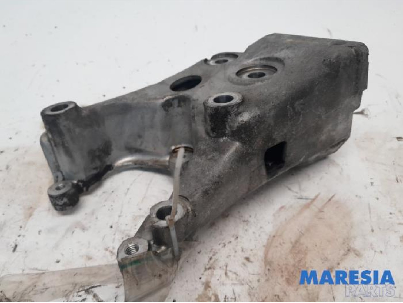 Peugeot - 307 - Engine mount