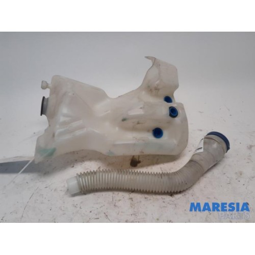 Peugeot - RCZ - Front windscreen washer reservoir