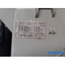 Peugeot - 2008 - Achterlicht links