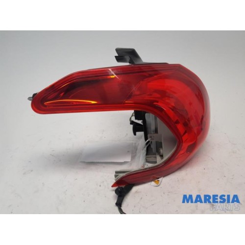 Peugeot - 2008 - Achterlicht links