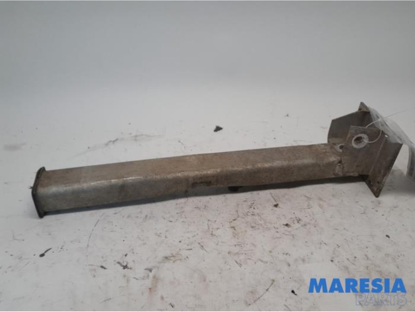 Peugeot - RCZ - Front bumper bracket, left