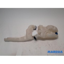 Peugeot - 2008 - Front windscreen washer reservoir