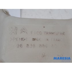 Peugeot - 2008 - Front windscreen washer reservoir