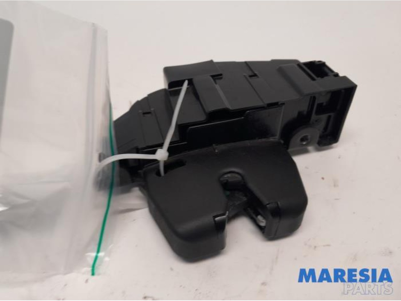 Citroen - C5 - Tailgate lock mechanism