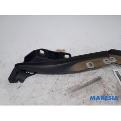 Fiat - Punto - Motorhaube Scharnier
