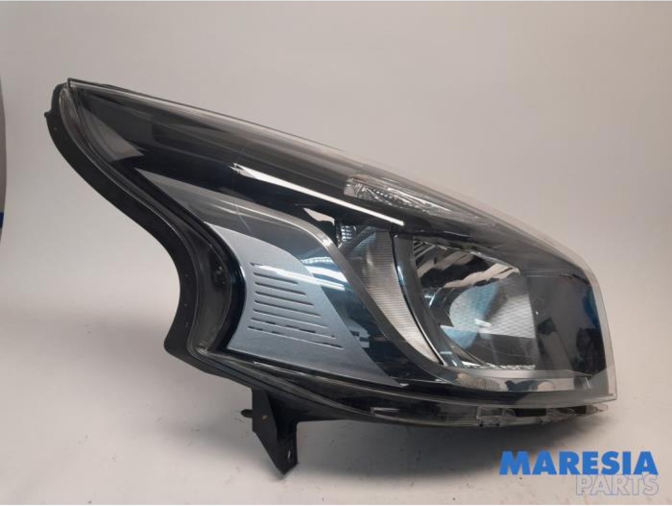 Renault - Trafic - Phare droit