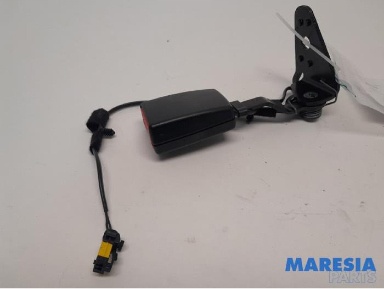 Citroen - C5 - Insertion ceinture de sécurité arrière droite