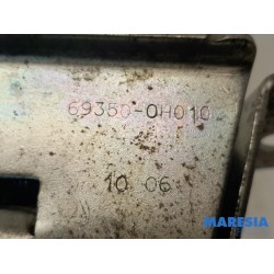 Citroen - C1 - Tailgate lock mechanism