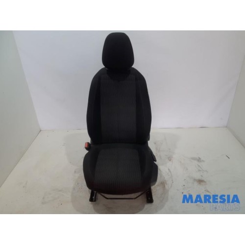 Peugeot - 308 - Stoel links