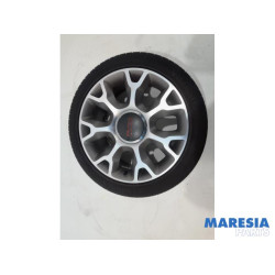 Fiat - 500 - Sportvelgenset + banden