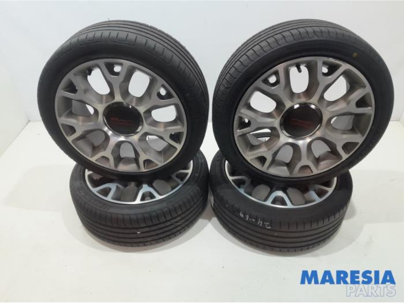 Fiat - 500 - Sportvelgenset + banden