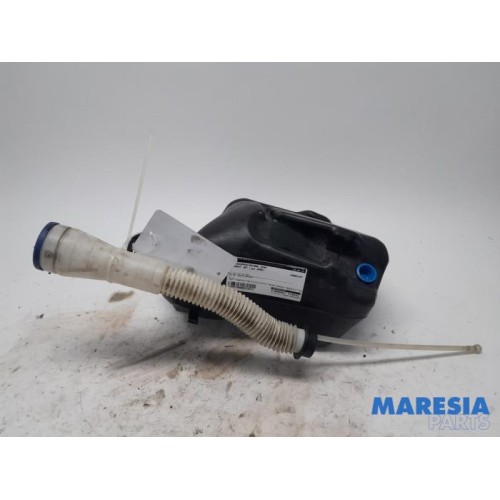 Peugeot - 307 - Front windscreen washer reservoir
