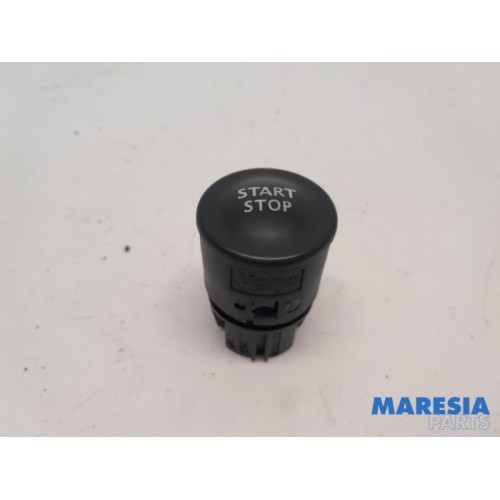 Renault - Clio - Start/stop switch