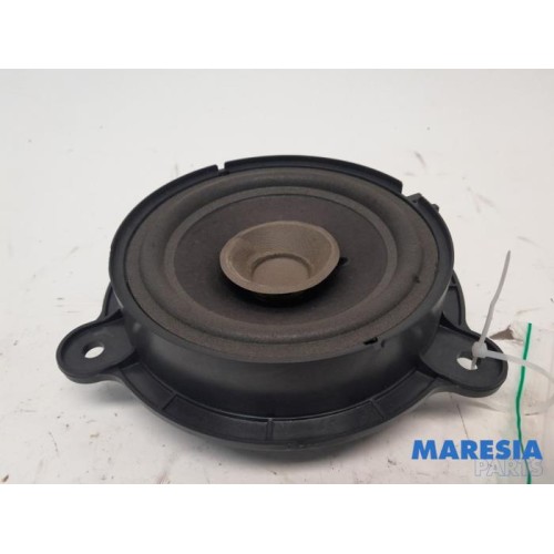 Renault - Clio - Speaker