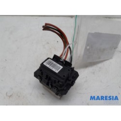 Renault - Clio - Heater resistor