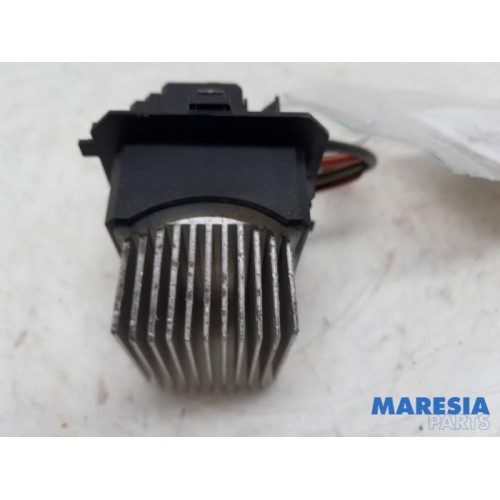 Renault - Clio - Heater resistor