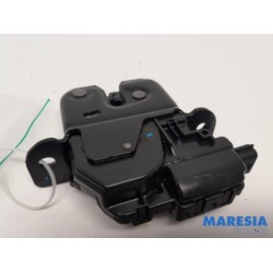 Renault - Clio - Tailgate lock mechanism