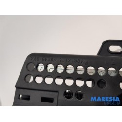 Renault - Clio - Door handle 4-door, front left
