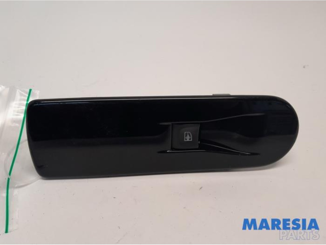 Renault - Clio - Electric window switch