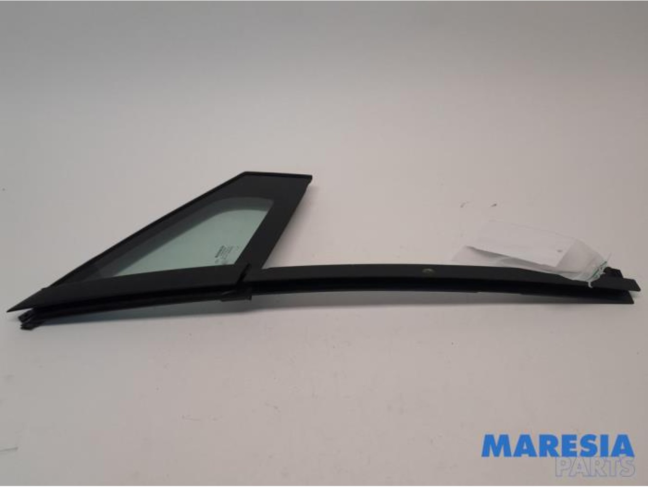 Renault - Clio - Quarter light, front right