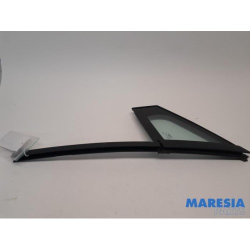 Renault - Clio - Quarter light, front left