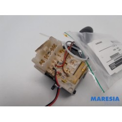 Renault - Clio - Indicator switch