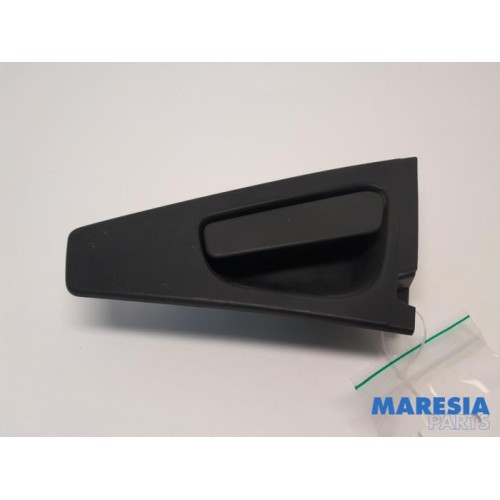 Renault - Clio - Rear door handle 4-door, right