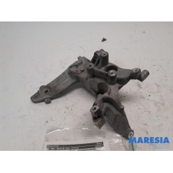 Citroen - C3 - Alternator upper bracket