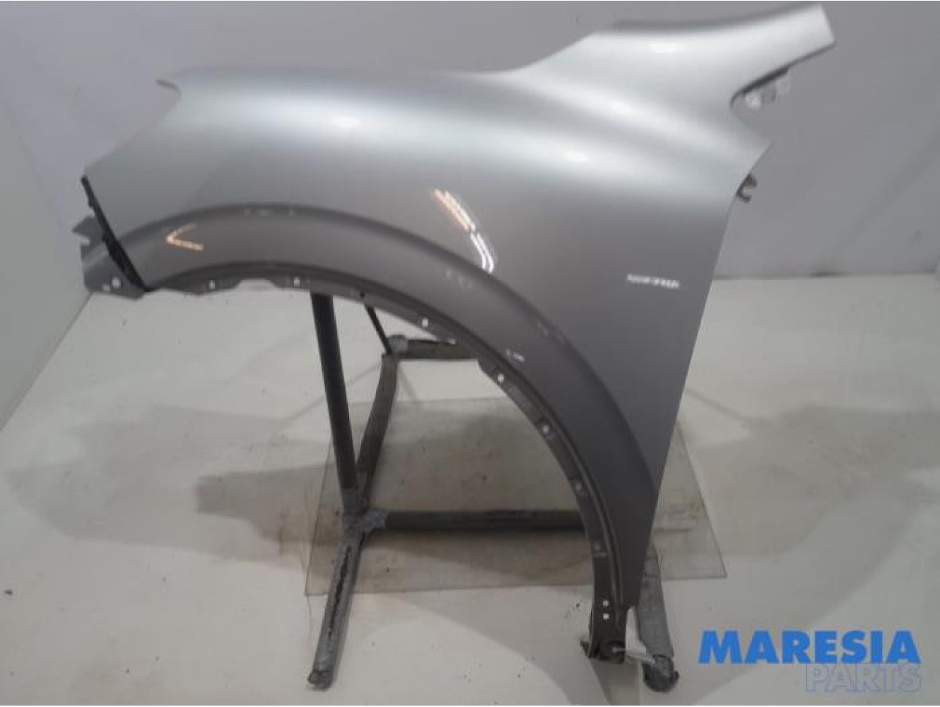 Renault - Kadjar - Front wing, left