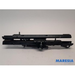 Peugeot - RCZ - Stoel Rails links