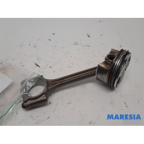 Peugeot - 208 - Connecting rod