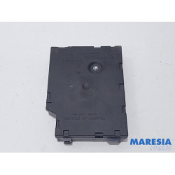 Renault - Captur - Card reader (lock)