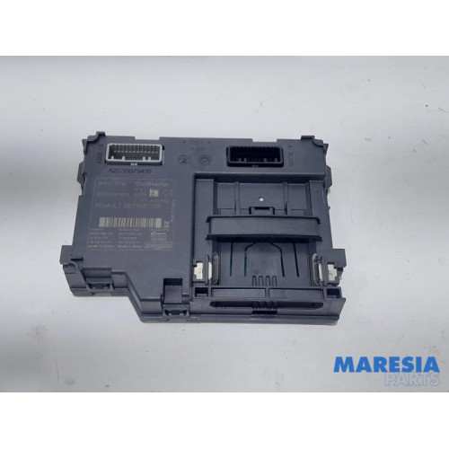 Renault - Captur - Card reader (lock)