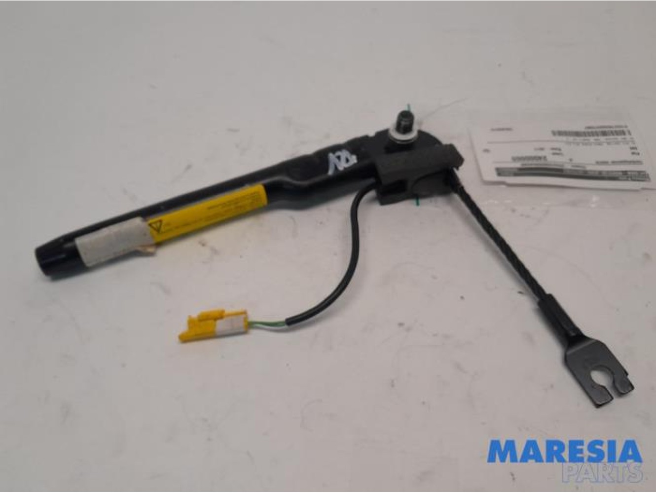 Fiat - 500 - Seatbelt tensioner, right