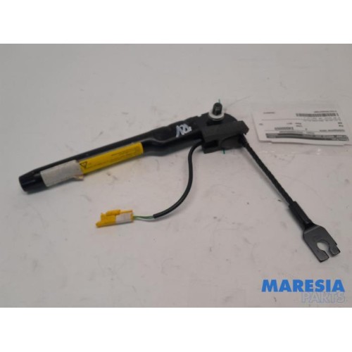 Fiat - 500 - Seatbelt tensioner, right