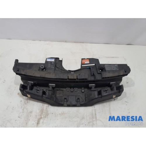 Renault - Kangoo - Frontpaneel