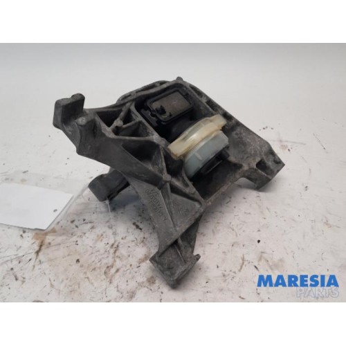 Peugeot - 308 - Engine mount