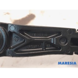 Peugeot - 308 - Front wiper arm