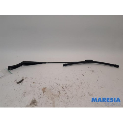 Peugeot - 308 - Front wiper arm