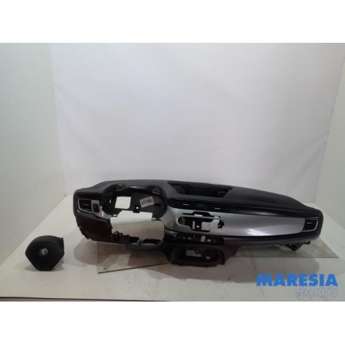 Alfa Romeo - Giulietta - Airbag set + dashboard
