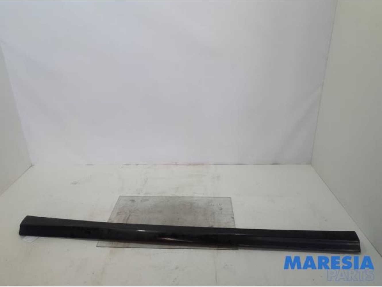 Fiat - Punto - Zijskirt links