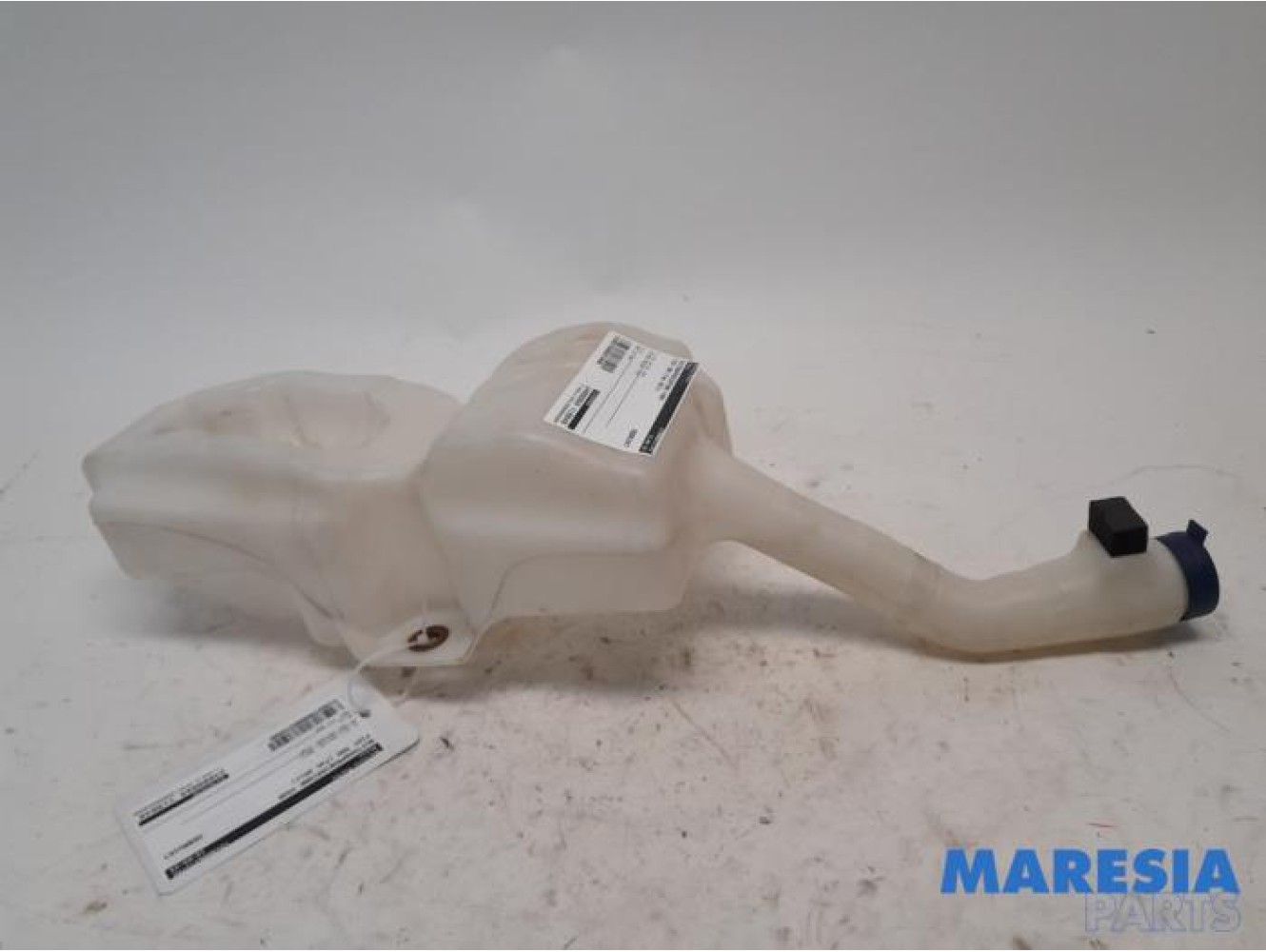 Fiat - 500 - Front windscreen washer reservoir