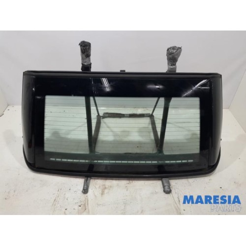 Peugeot - 207 - Rear window