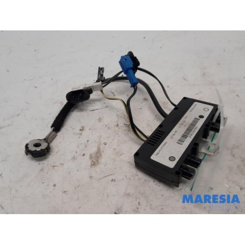 Peugeot - 307 - Antenna Amplifier