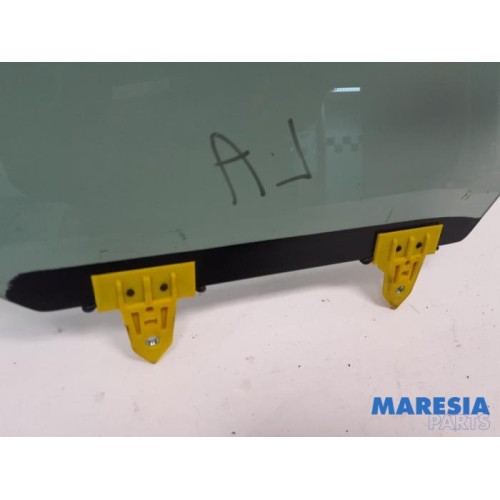 Renault - Kadjar - Rear door window 4-door, left