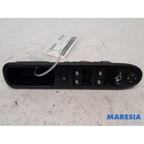 Peugeot - 307 - Multi-functional window switch