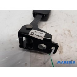 Peugeot - 307 - Insertion ceinture de sécurité arrière droite
