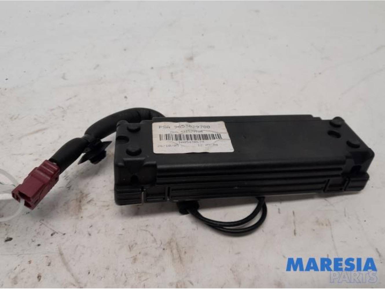 Peugeot - 307 - GPS antenna