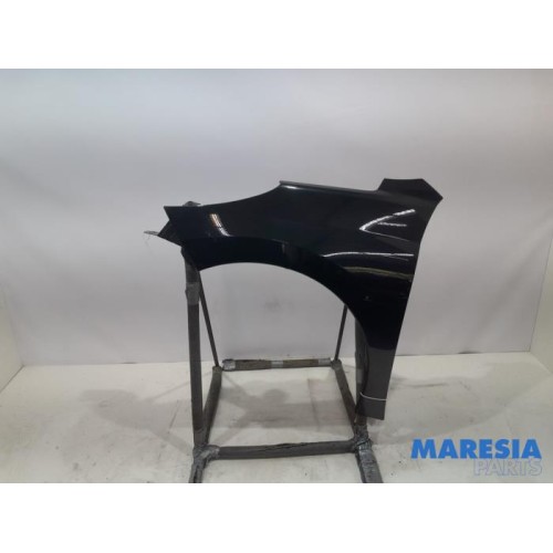 Peugeot - 207 - Front wing, left