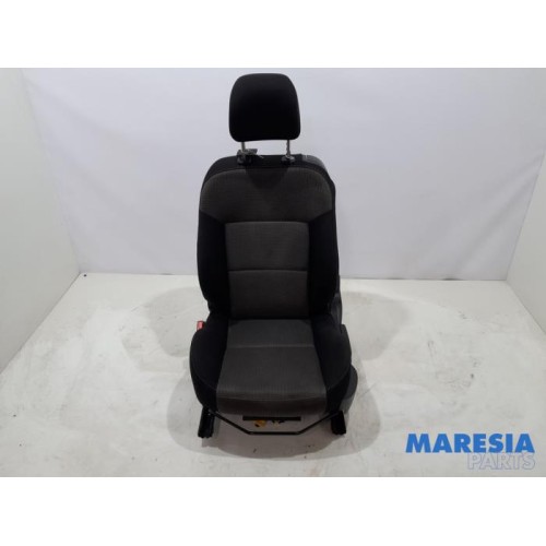 Peugeot - 207 - Sitz links